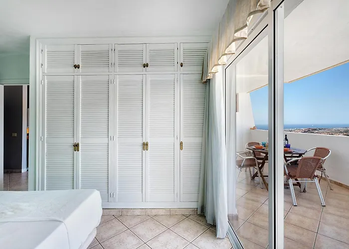 Roque Del Conde Sunset View Апартаменты *